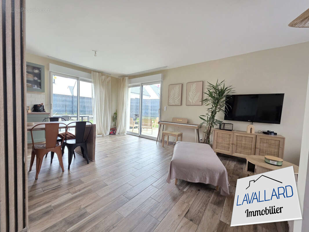 Maison à VERS-SUR-SELLES