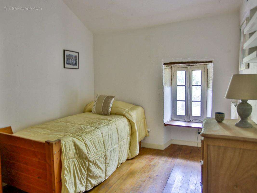 Maison à VIC-FEZENSAC