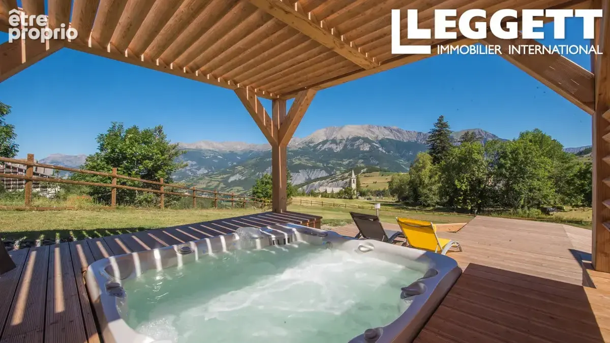 Enchastrayes – Chalet 339 m² avec dépendance et prestations luxe, à 4 km de Barcelonnette - photo 2