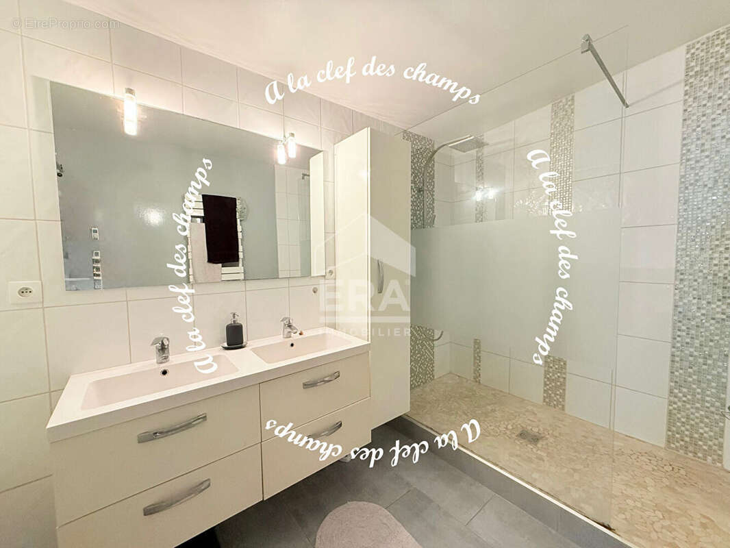 Maison à VILLIERS-LE-BACLE