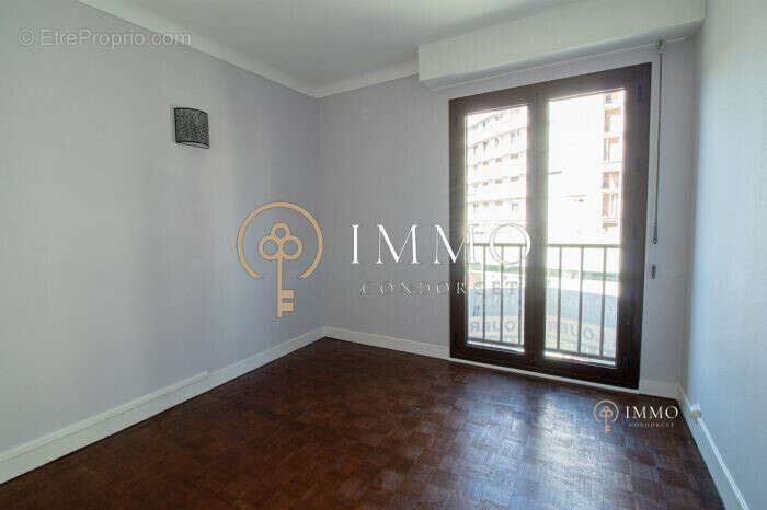 Appartement à BOURG-LA-REINE