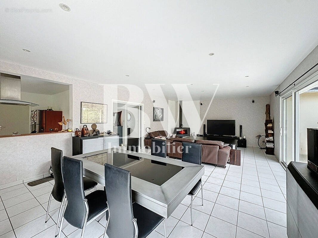 Maison à LAMPAUL-PLOUARZEL