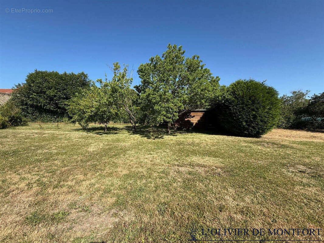 Terrain à MONTFORT-L&#039;AMAURY