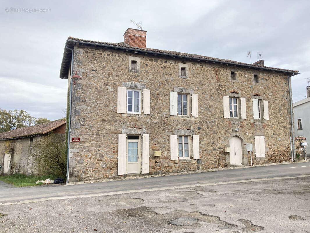 Appartement à SAINT-MAURICE-DES-LIONS