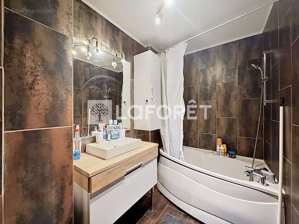 Appartement à MOISSY-CRAMAYEL