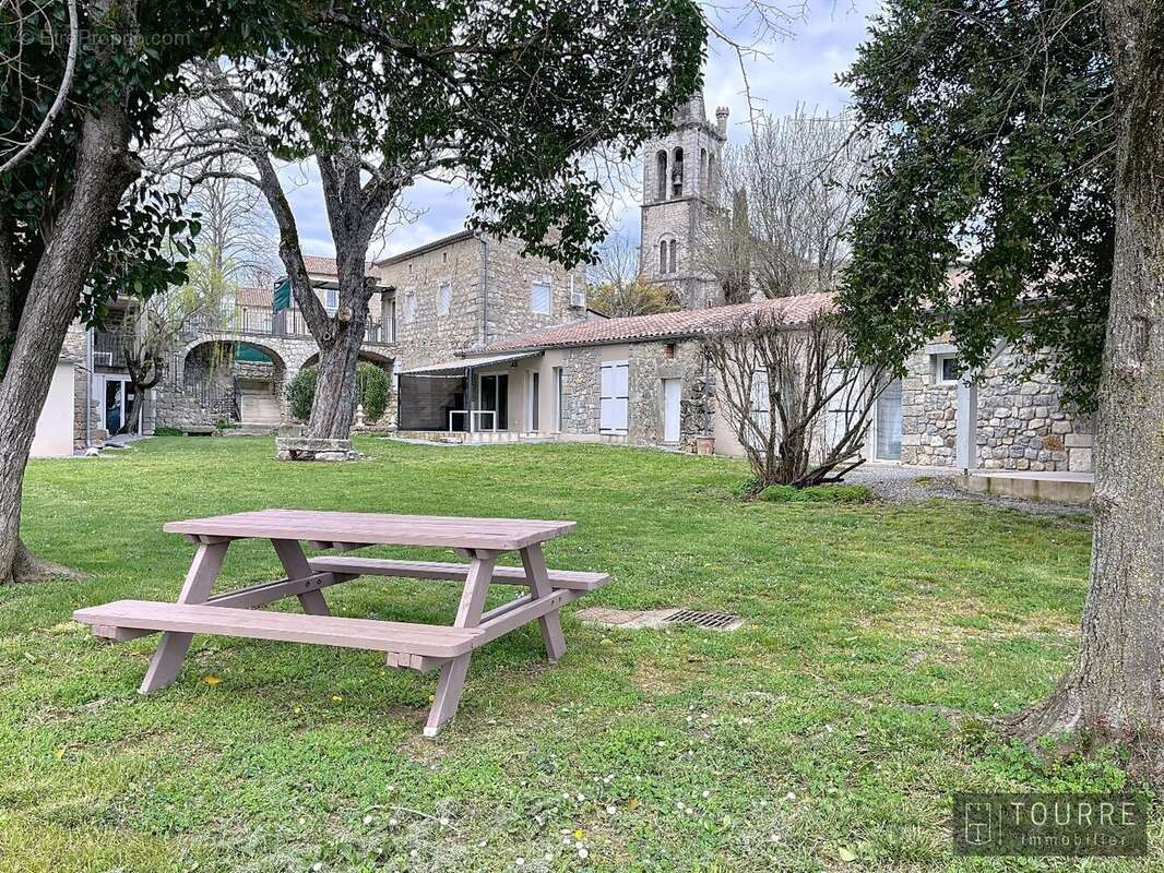 Maison à BERRIAS-ET-CASTELJAU