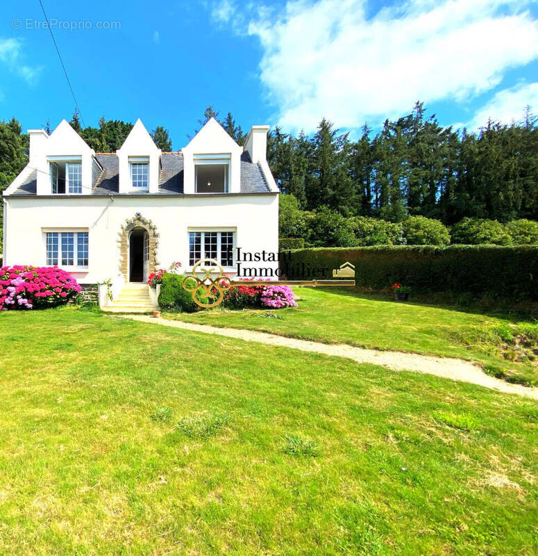 Maison à LOCQUIREC