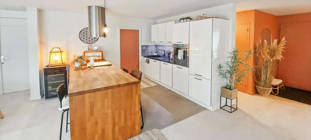 Maison à LA CHAPELLE-CHAUSSEE