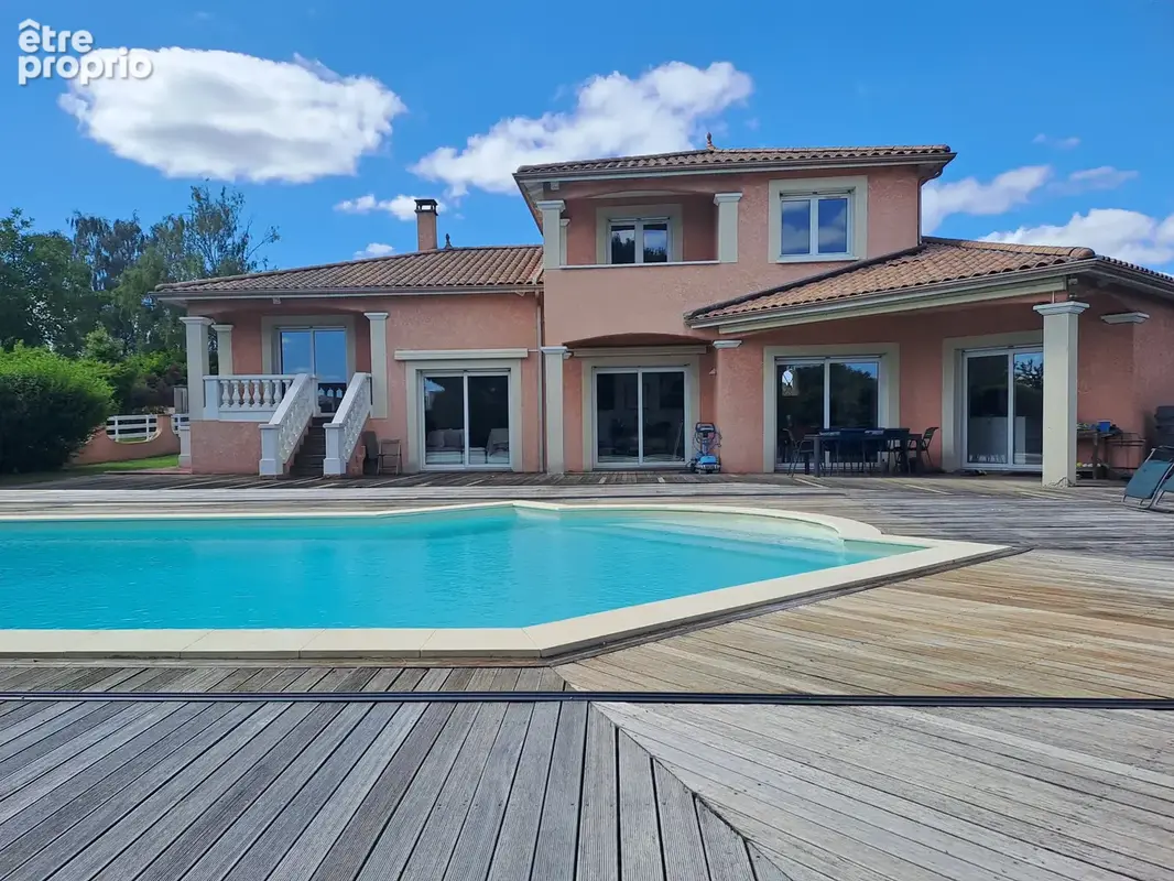 Photo Maison à Fontaines-Saint-Martin au prix de 935 000€