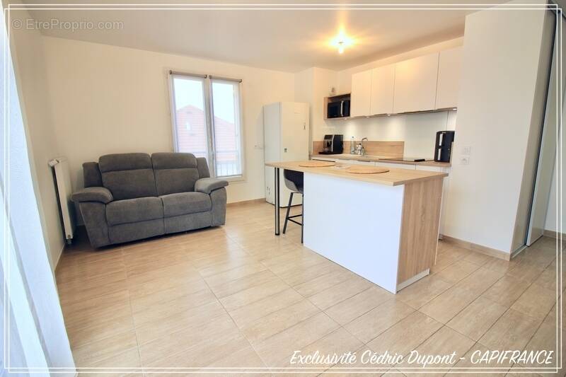 Appartement à VAUJOURS