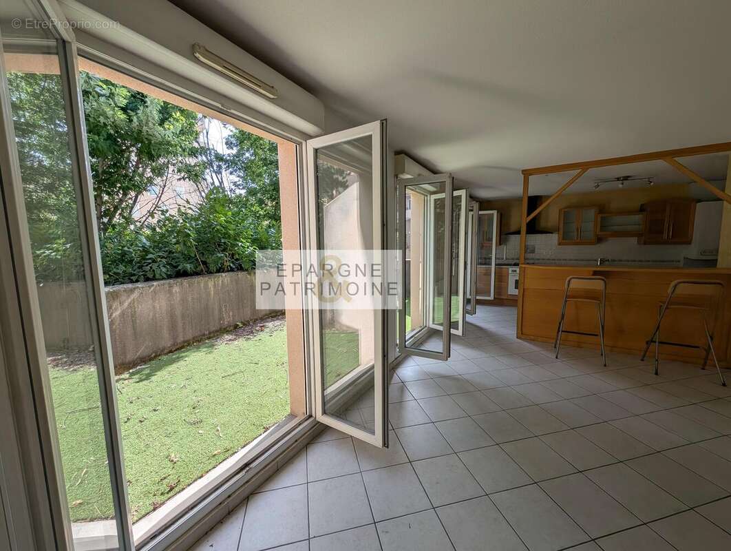 Appartement 89 m² à Villeurbanne  - photo 2