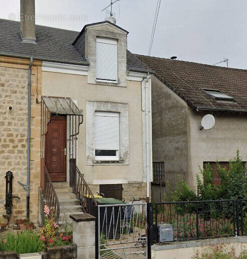 Maison à VIVIER-AU-COURT