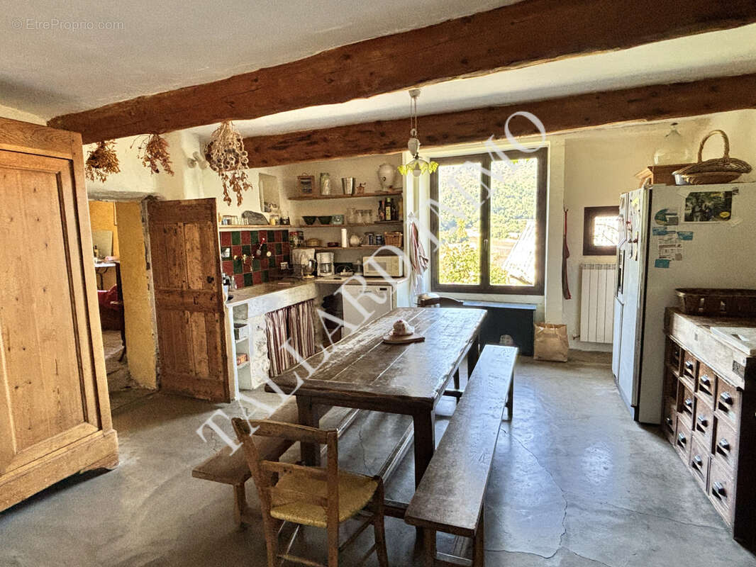 Venterol, maison 163 m2 + grages, caves et jardin. - photo 5