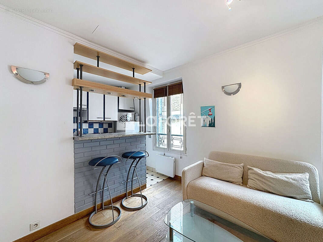 Appartement à PARIS-16E