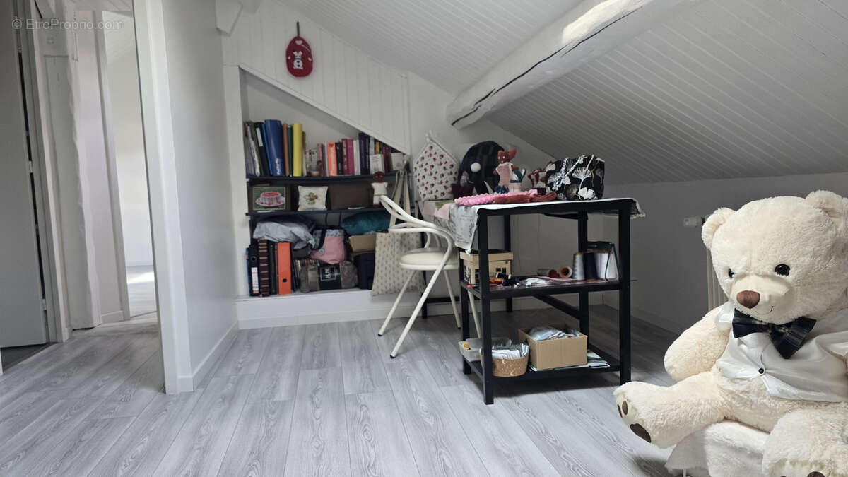 Limours centre ville - 3/4 pieces de 94.30m2 au sol - 2 chambres + cave - photo 7