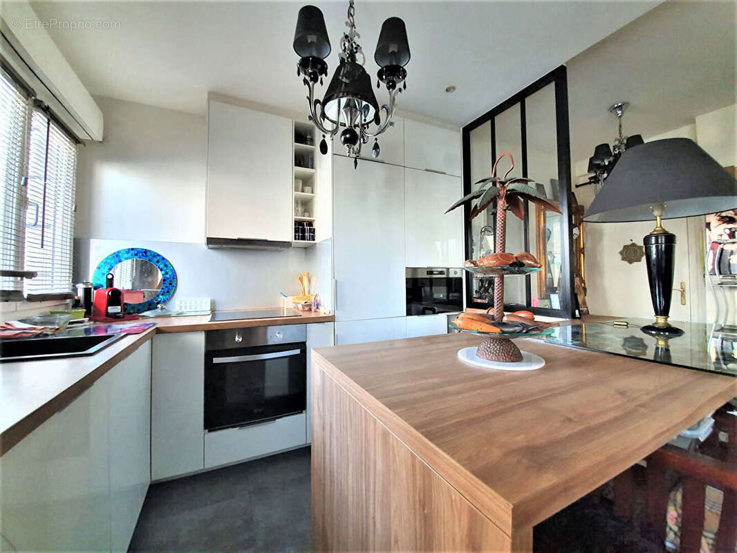 Appartement à LA GARENNE-COLOMBES