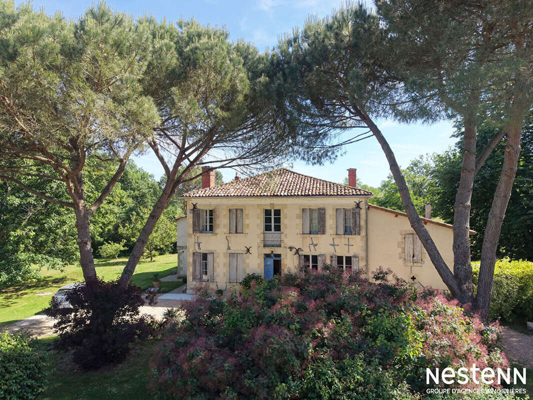 Maison à VIC-FEZENSAC