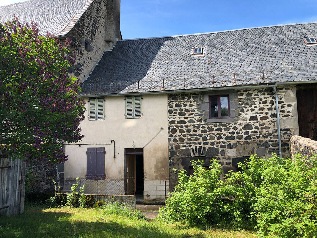 Maison à SAINT-PIERRE-ROCHE