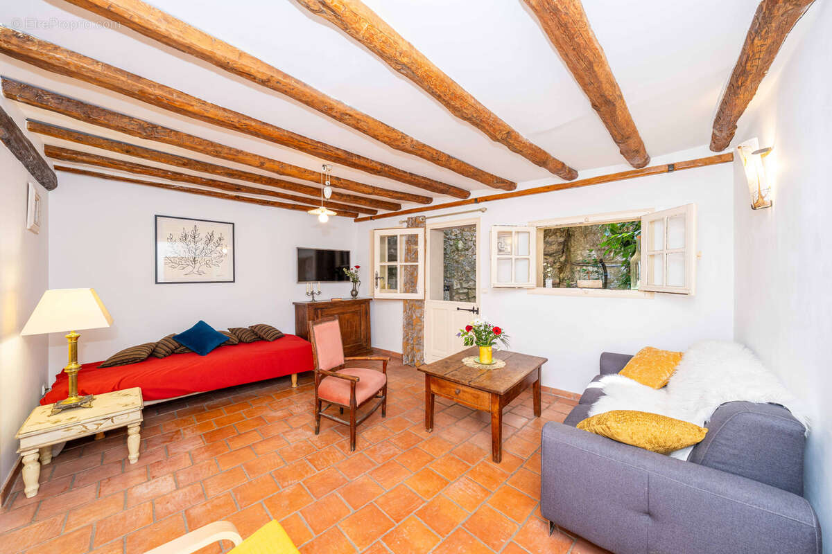 Appartement à TOURRETTES-SUR-LOUP