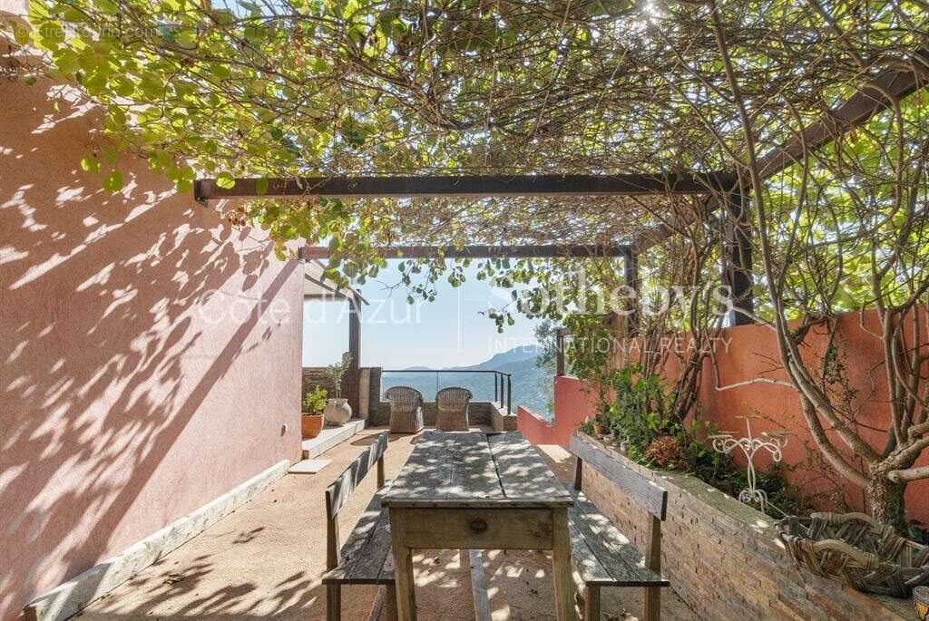 Maison à LES ADRETS-DE-L'ESTEREL