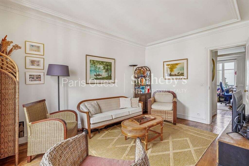 Appartement à NEUILLY-SUR-SEINE