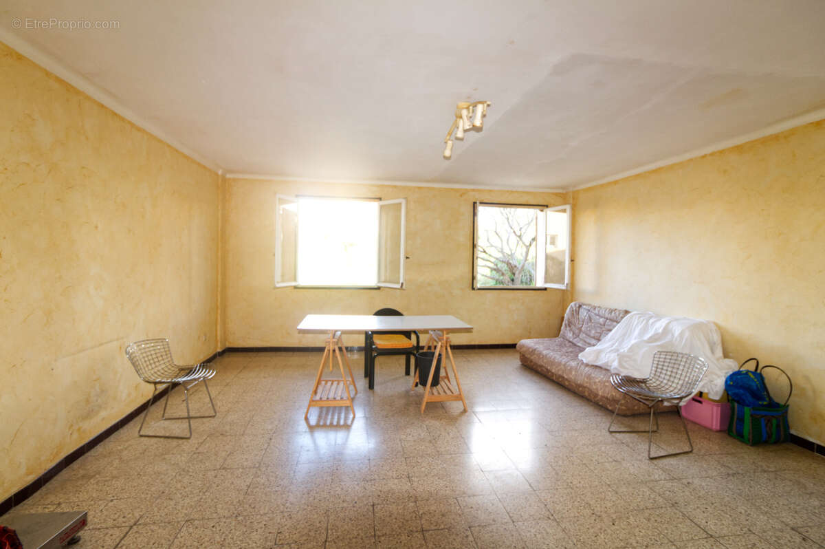 Commerce à PROPRIANO