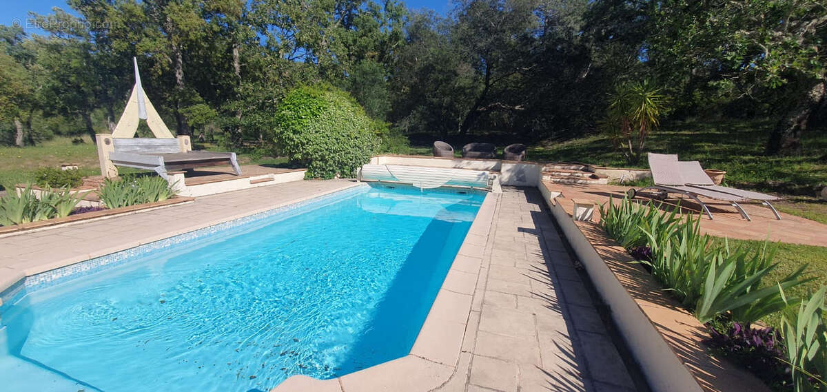 Maison à PLAN-DE-LA-TOUR