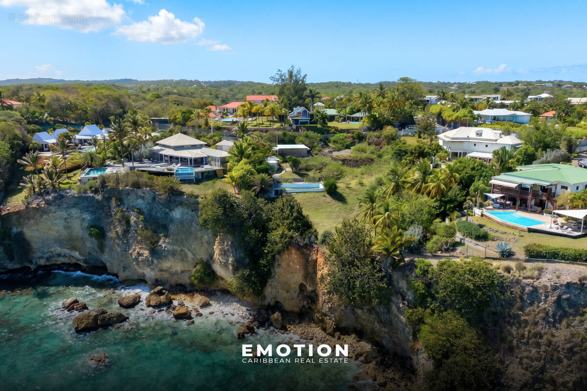 Terrain à SAINTE-ANNE