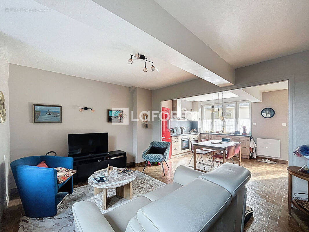 Maison à SAINT-BOMER-LES-FORGES