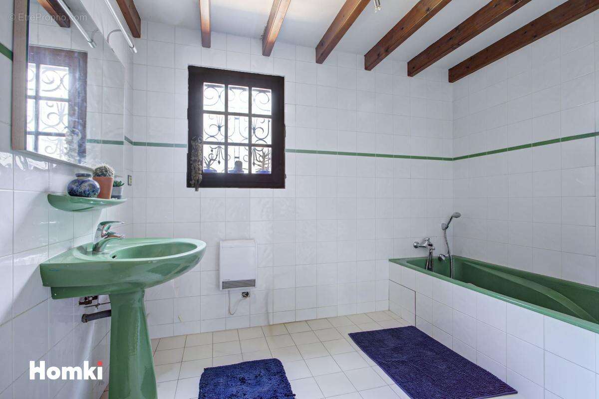 Maison/Villa T7 de 223 m2 avec une indépendance à Saint-Cyprien 66750 - photo 21