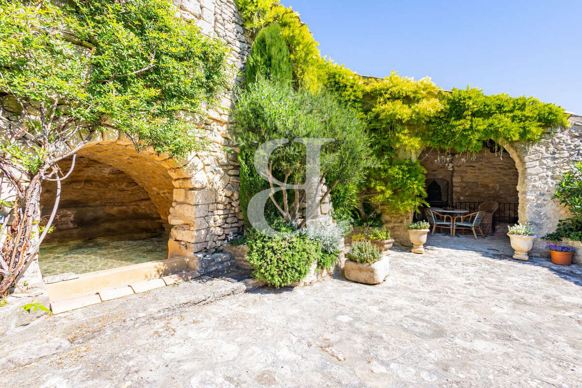 Maison à MENERBES