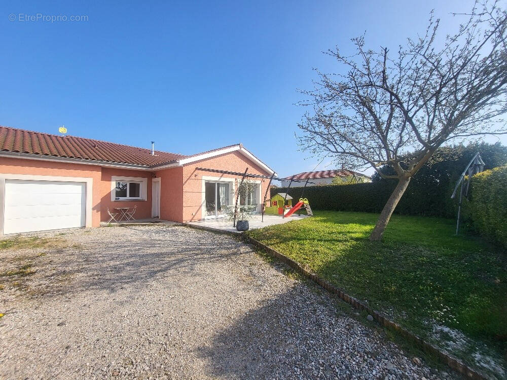 Maison à CHATILLON-SUR-CHALARONNE