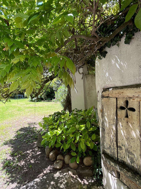 Maison à CHARLY