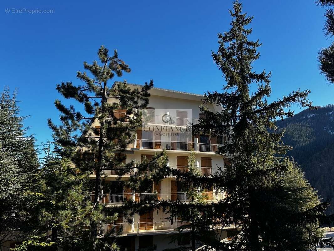 Appartement à SAINT-ETIENNE-DE-TINEE