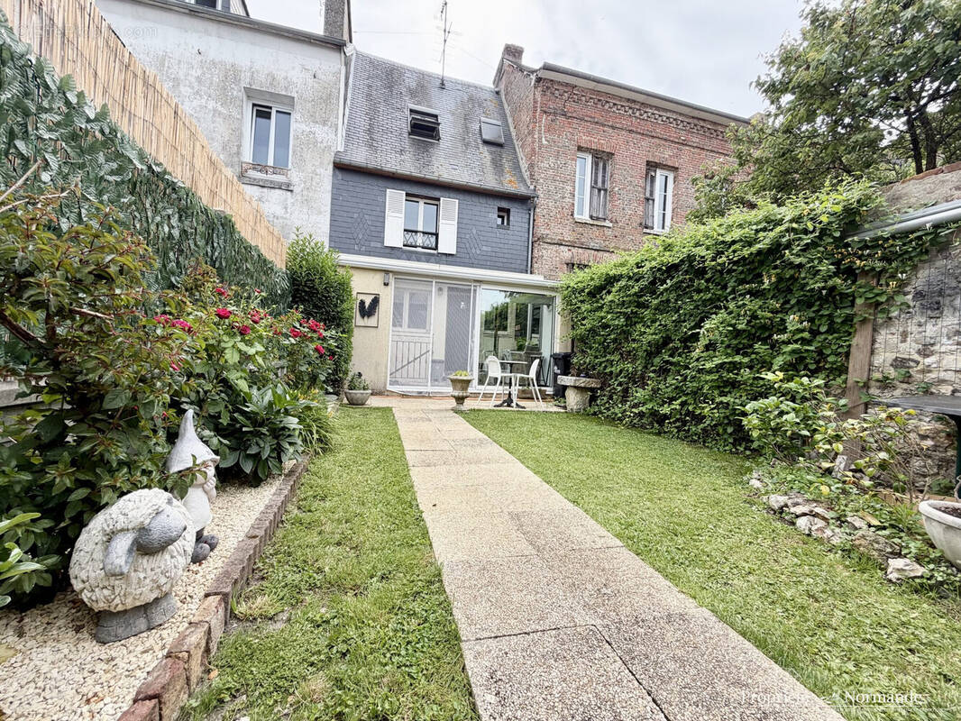 Maison à QUILLEBEUF-SUR-SEINE