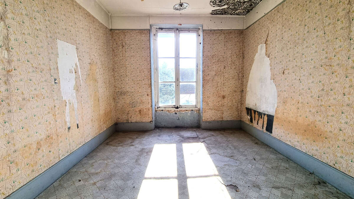 Maison à CHATENAY-SUR-SEINE