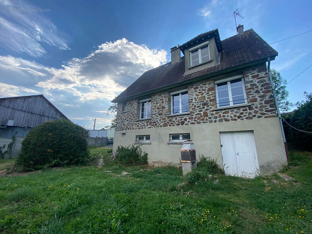 Maison à CONDE-SUR-NOIREAU