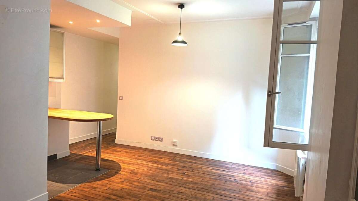Appartement à PARIS-15E