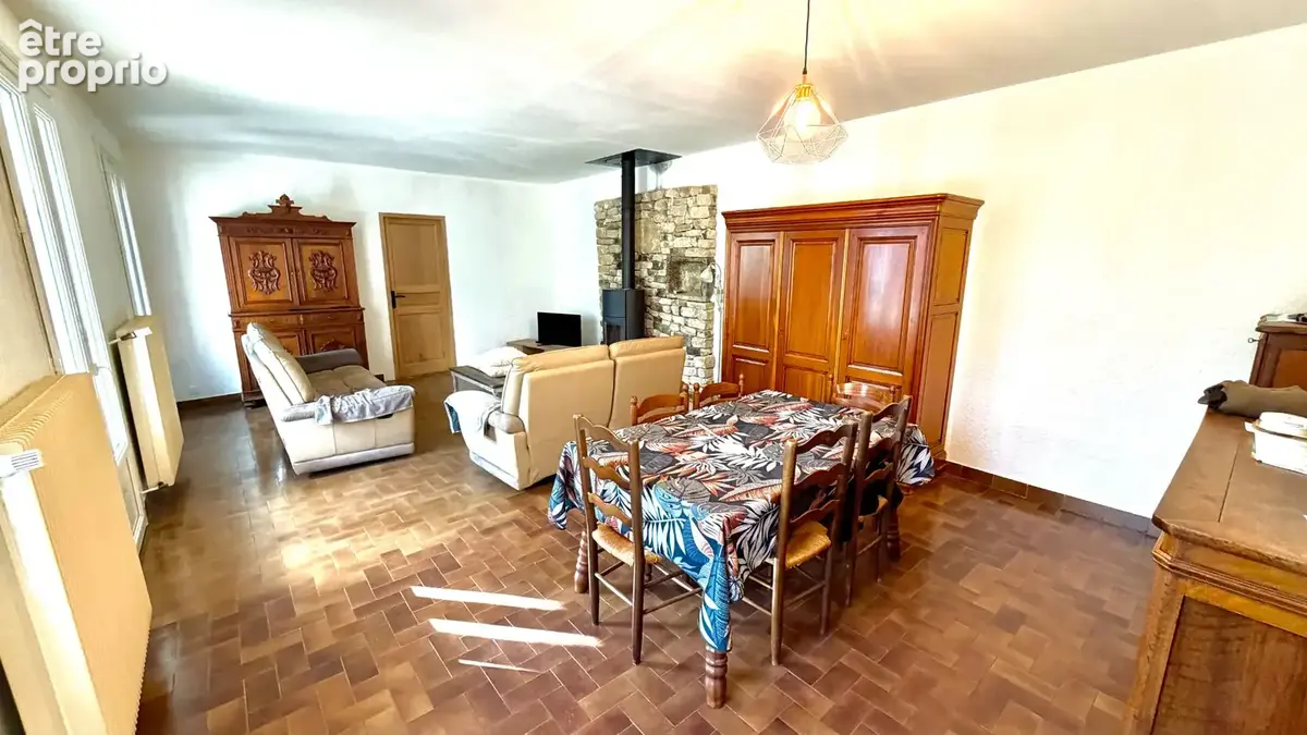 Villa de plain pied de 130 m² habitable avec dépendance sur 1300 m² de jardin clos et arboré - photo 4