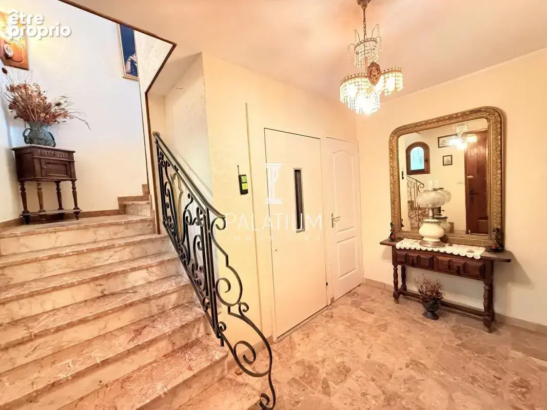 Maison bourgeoise avec vue imprenable - Quartier recherché de - photo 10