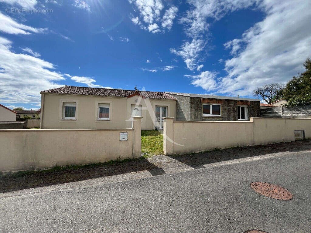 Maison à MAULEON