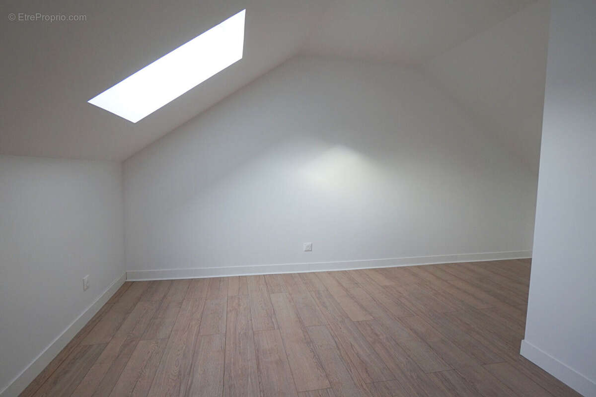 Maison à MEZIERES-SUR-SEINE