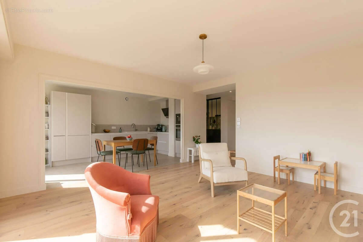 Appartement à SAINT-MAUR-DES-FOSSES