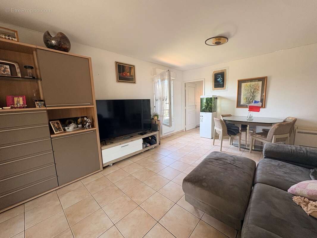 Appartement à vendre 4 pièces FREJUS (83) - photo 3