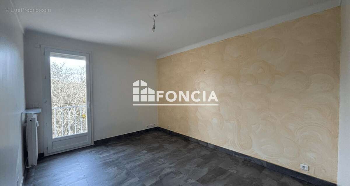 Appartement à VILLENEUVE-LES-AVIGNON