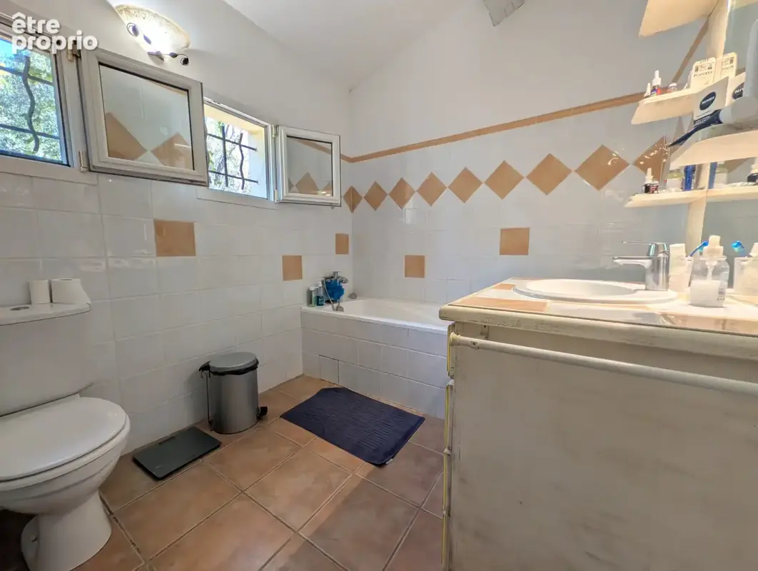 Villa familiale 4 chambres avec piscine et garage   Lauris (84360) - photo 8