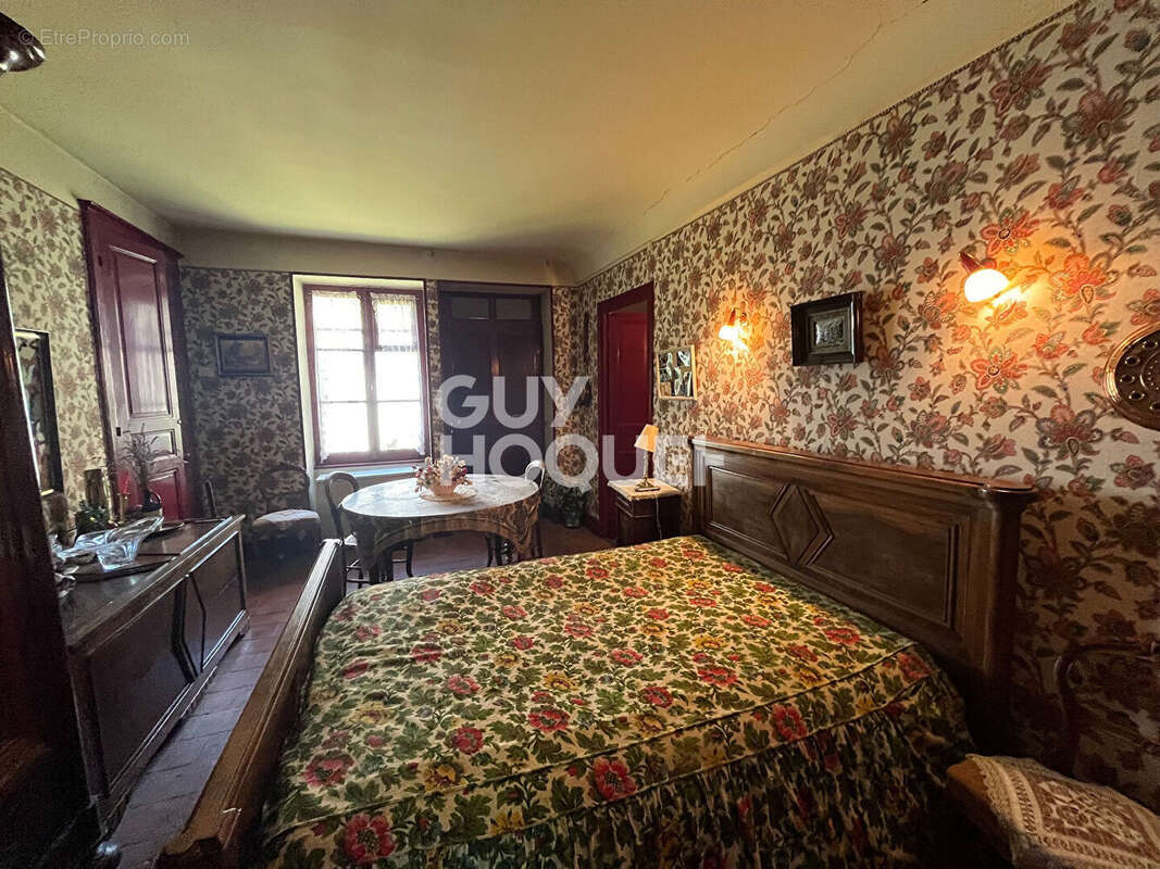 Maison à PARIS-L&#039;HOPITAL