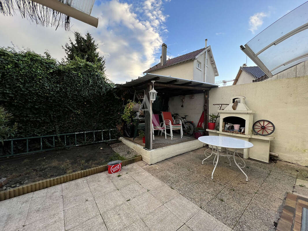 Maison à LE BLANC-MESNIL