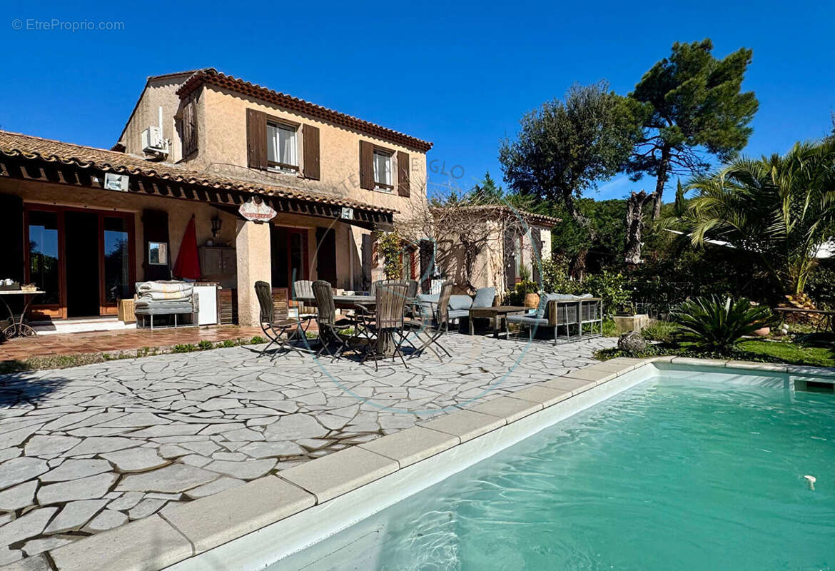 GASSIN - Villa avec piscine et studio indépendant - photo 2