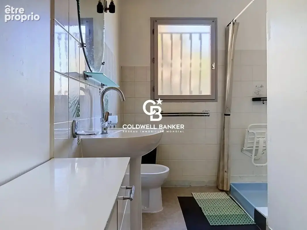 Maison de plain-pied à Saintes – Commerces et écoles à pied, garage et jardin - photo 14